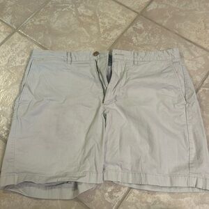 J Crew Men's khaki golf shorts size 34